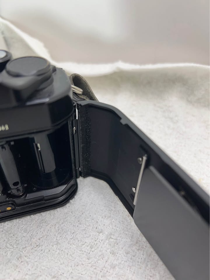 Nikon FA in Black w/Nikon 50mm F1.8 Series E AI-S Lens. Extra Focusing Screen
