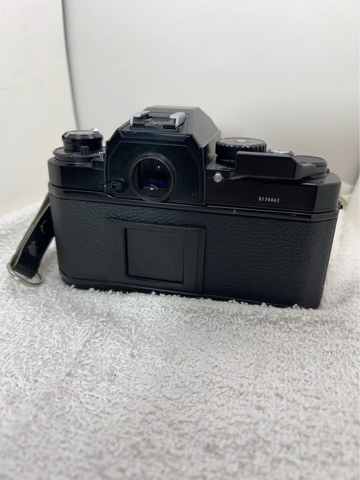 Nikon FA in Black w/Nikon 50mm F1.8 Series E AI-S Lens. Extra Focusing Screen