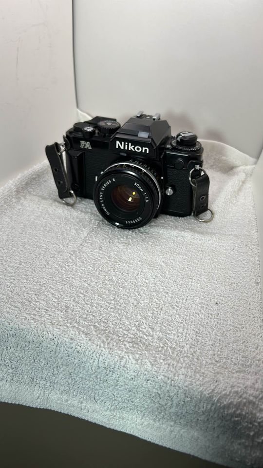 Nikon FA in Black w/Nikon 50mm F1.8 Series E AI-S Lens. Extra Focusing Screen